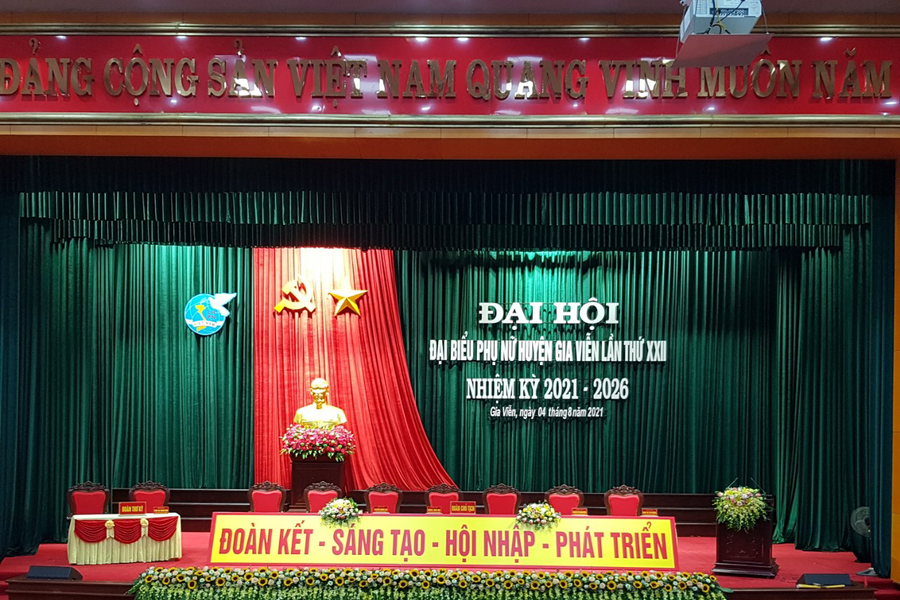 thi công trang trí đại hội phụ nữ